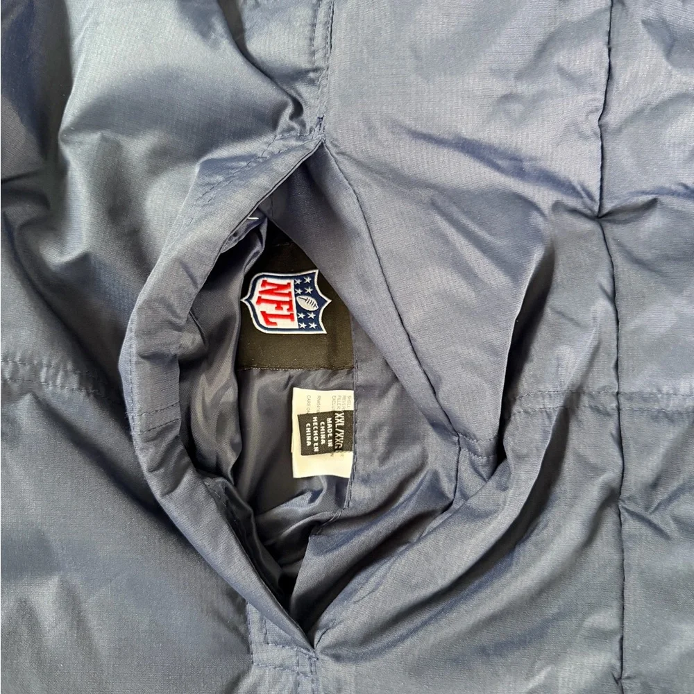 NFL Cowboys Navy and White Reversible Vest - Picture 4 of 4